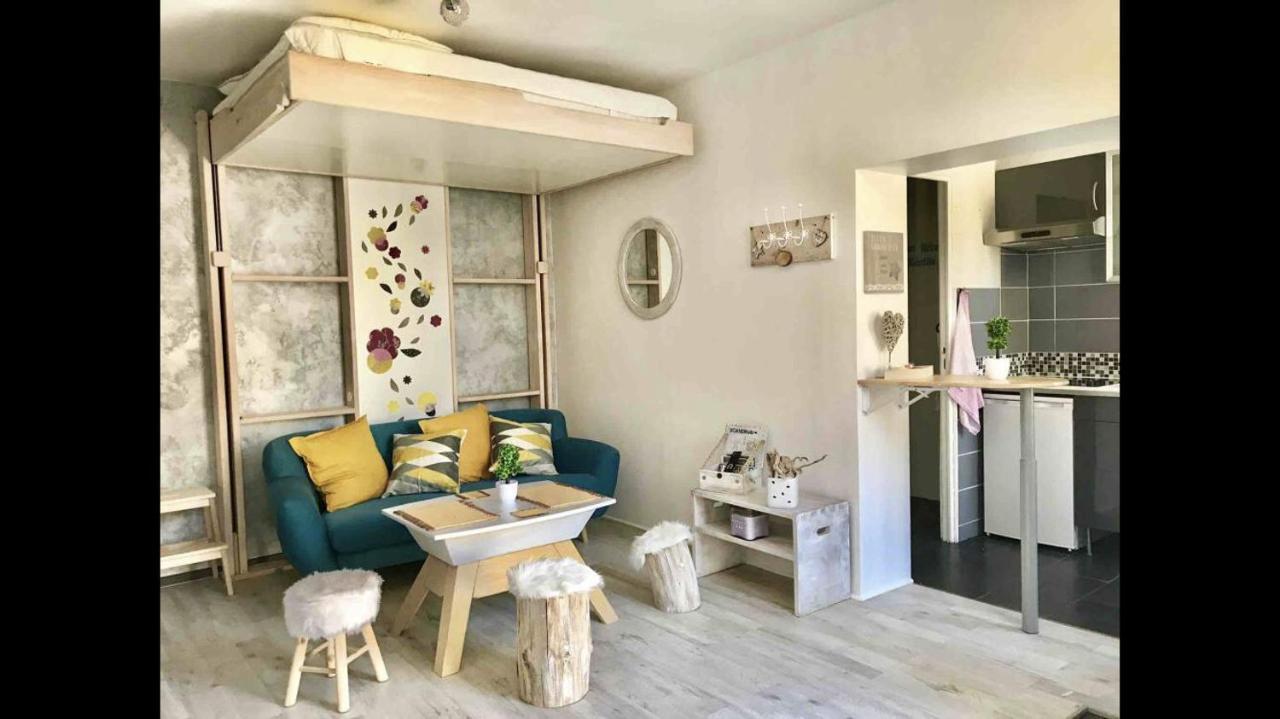 Joli Studio Scandinave ميلي-لا-فوريه المظهر الخارجي الصورة